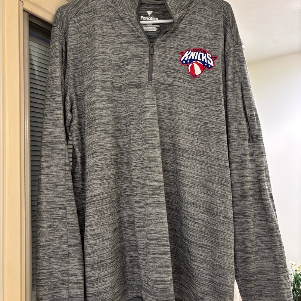 Knicks Heather Gray Pullover